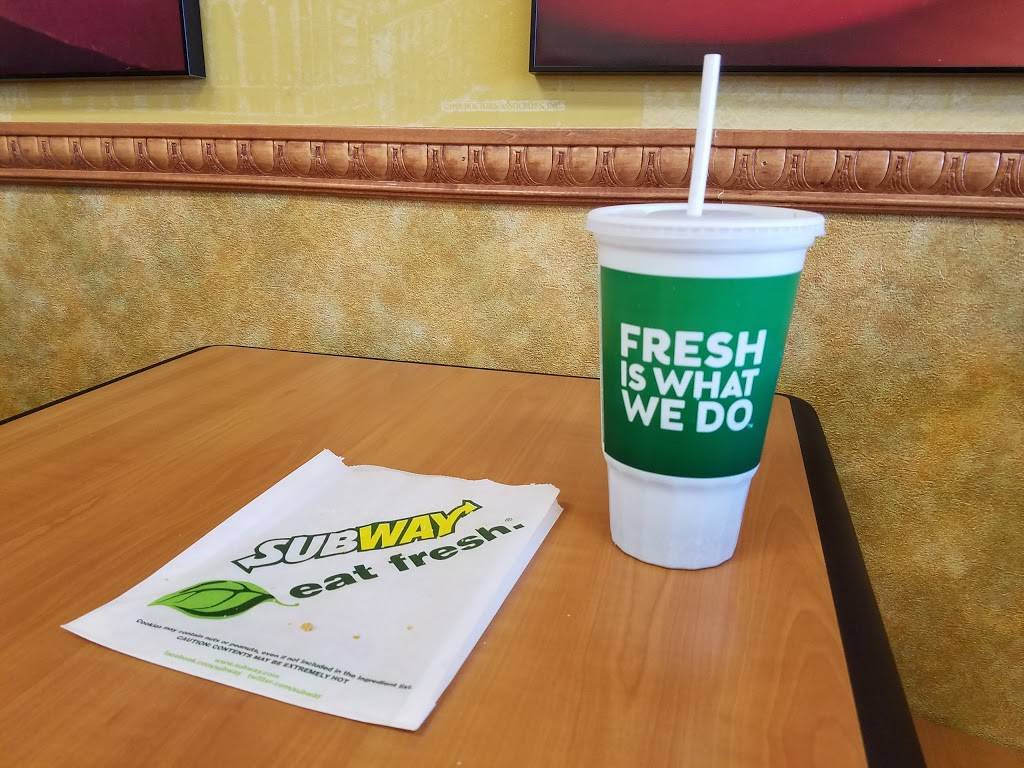Subway Restaurants | restaurant | Shops of, 100 Country Club Rd Ste 105, Argyle, TX 76226, USA | 9404649988 OR +1 940-464-9988