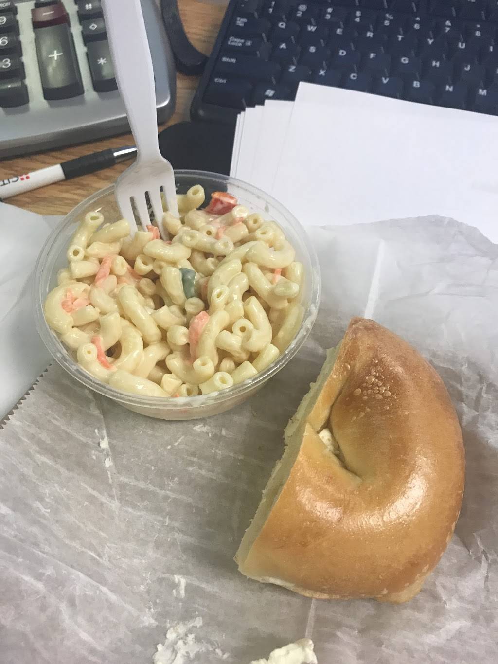 Bagel Boss | cafe | 43 Old Country Rd, Carle Place, NY 11514, USA | 5162481155 OR +1 516-248-1155