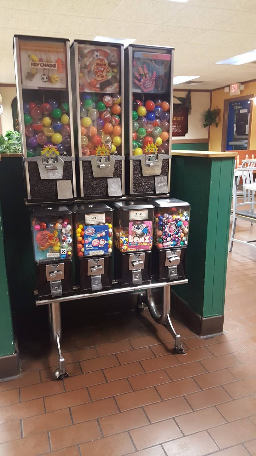 Long John Silvers | restaurant | 7140 Pendleton Pike, Indianapolis, IN 46226, USA | 3175469611 OR +1 317-546-9611