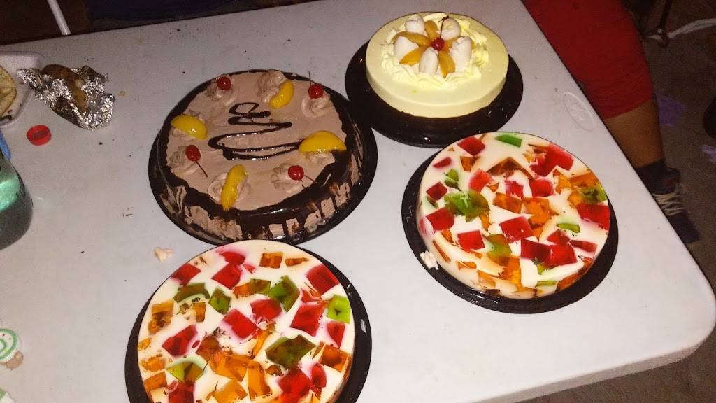 Hotdogs Y Hamburguesas Bere | restaurant | 22204, Calle Humanismo 12202, Valle Verde, 22204 Tijuana, Baja California, Mexico | 016645563717 OR +52 664 556 3717