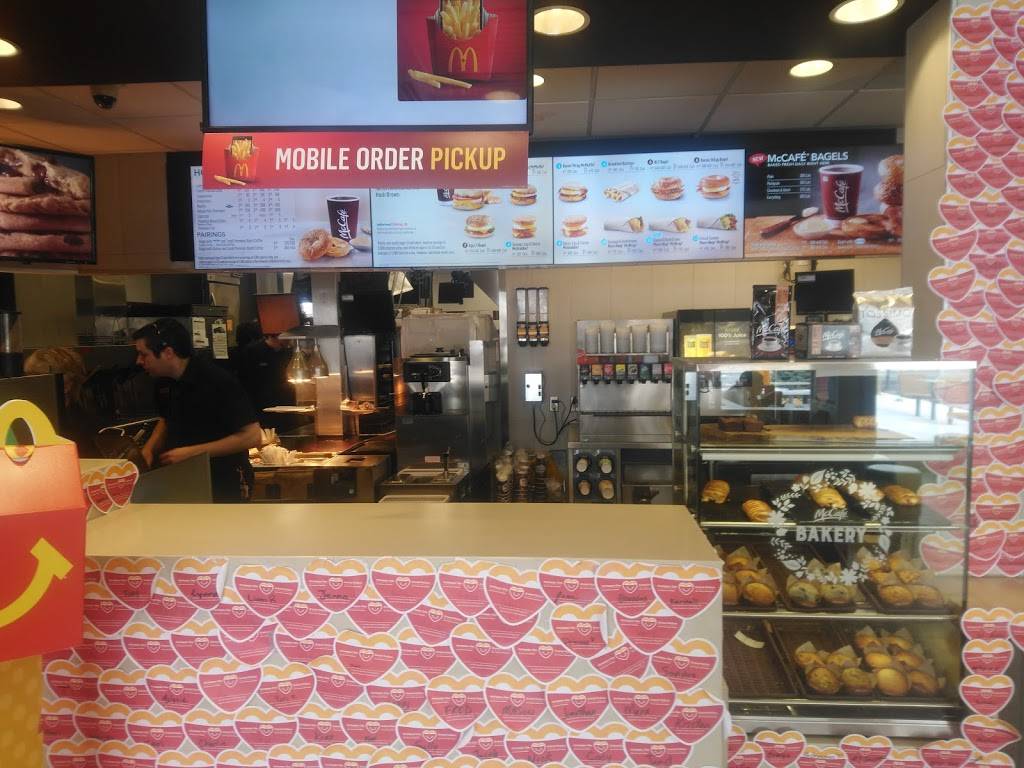 McDonalds | cafe | Willowcreek Centre, 400 Lansdowne St E, Peterborough, ON K9J 6X9, Canada | 7057412887 OR +1 705-741-2887