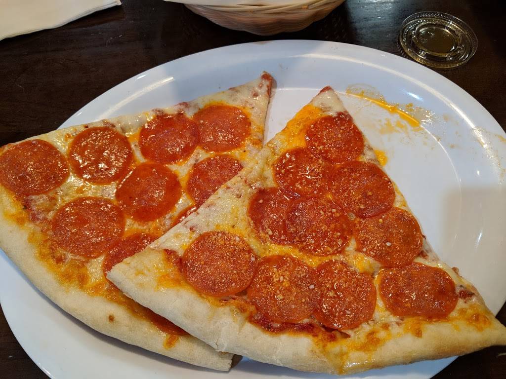 Vinnys Italian Grill & Pizzeria | restaurant | 5087, 11105 Leavells Rd, Fredericksburg, VA 22407, USA | 5407105517 OR +1 540-710-5517