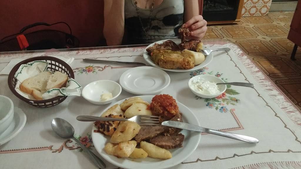 Ukrainian Restaurant | restaurant | 1148 Marion Ave, Windsor, ON N9A 2J4, Canada | 5192533981 OR +1 519-253-3981