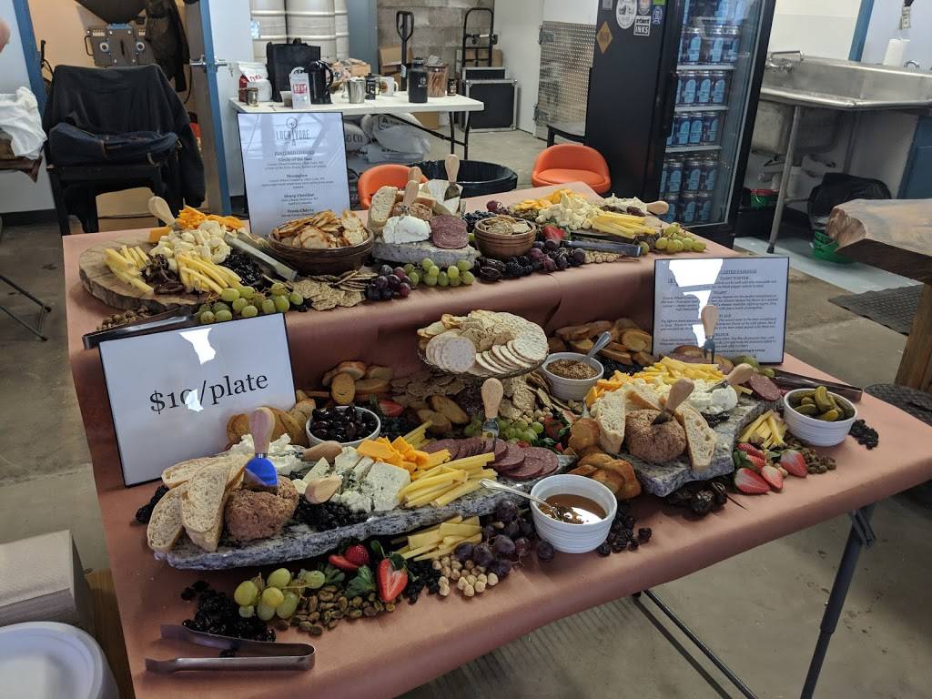 Locavore Mobile Kitchen | restaurant | 930 Galloway St, Eau Claire, WI 54703, USA | 7159525627 OR +1 715-952-5627