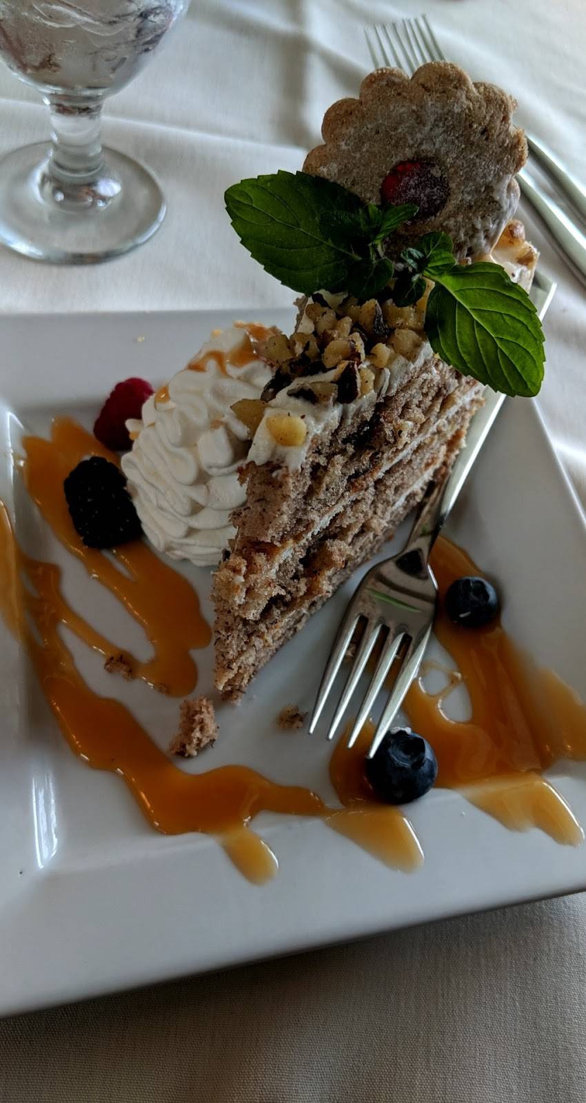 Lakeview Restaurant | restaurant | 1017 Golf Course Ln, Oneida, NY 13421, USA | 3153616113 OR +1 315-361-6113