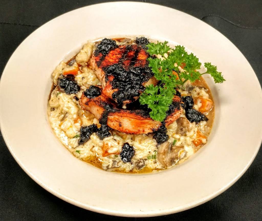 Little Chicago | restaurant | N9650 Friendship Dr, Kaukauna, WI 54130, USA | 9204624393 OR +1 920-462-4393