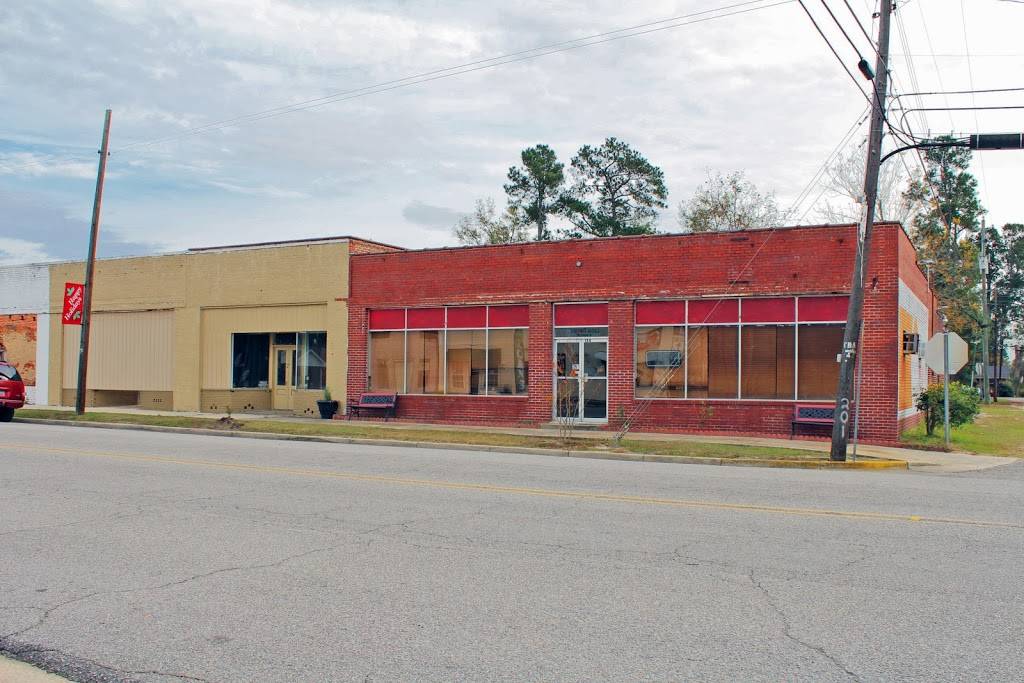 Jakes Bar B Que | restaurant | 105 W Broadway St, Johnsonville, SC 29555, USA | 8433863190 OR +1 843-386-3190