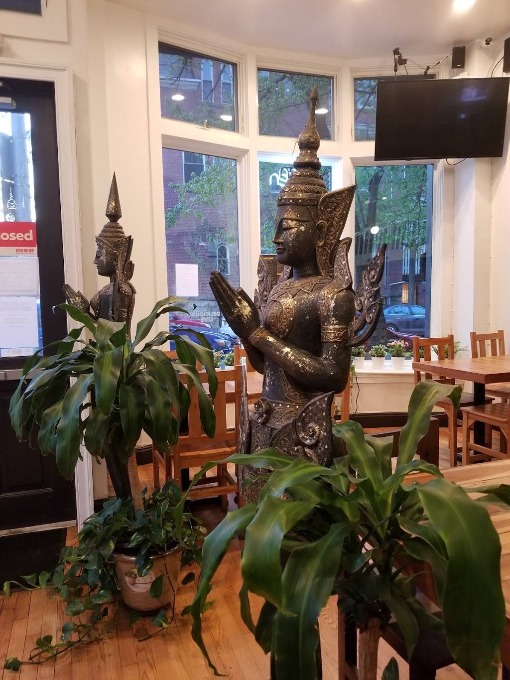 DEE@THAI | restaurant | 1301 N Calvert St, Baltimore, MD 21202, USA | 4436278827 OR +1 443-627-8827