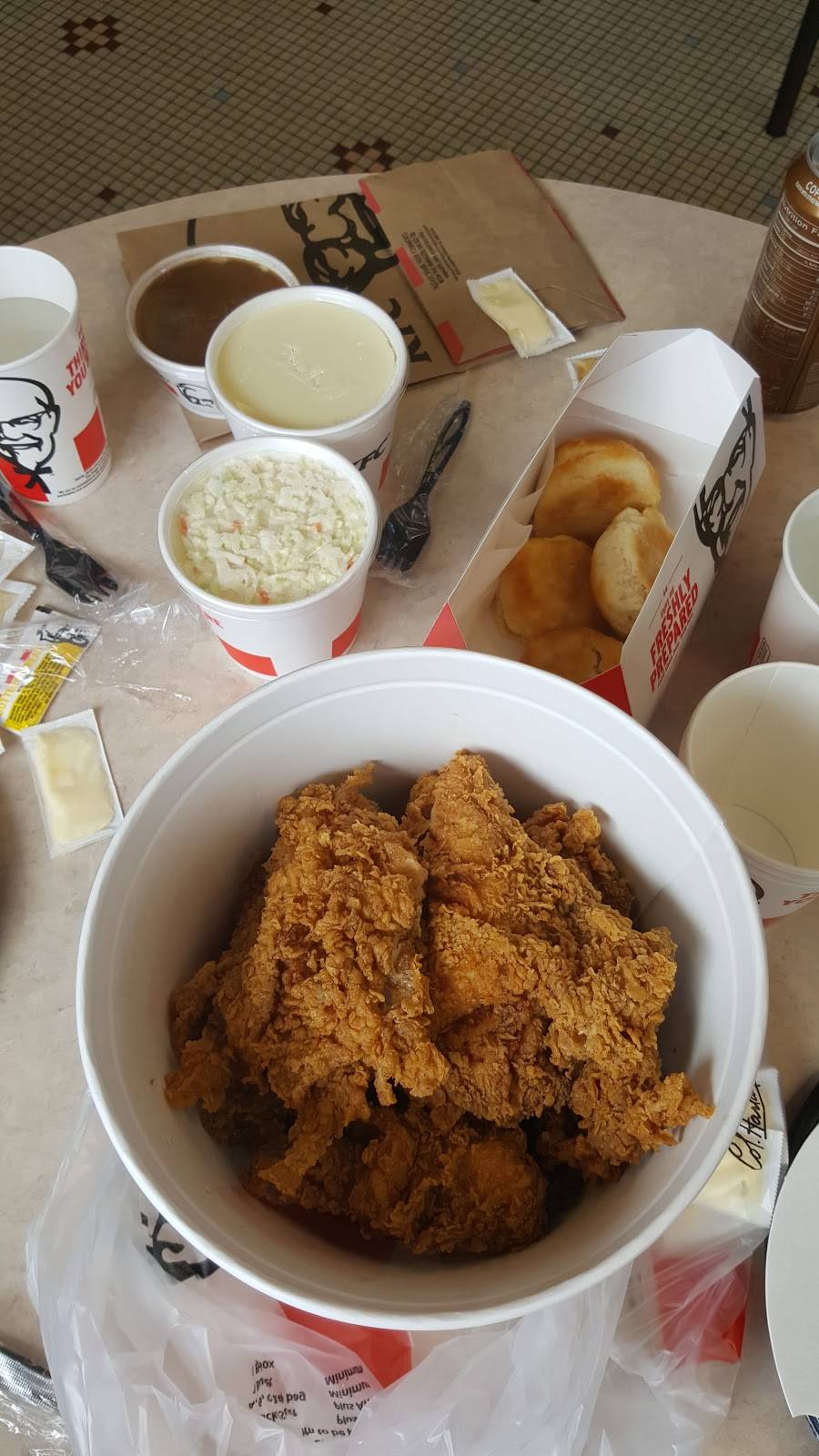 KFC | restaurant | 807 John Marshall Hwy, Front Royal, VA 22630, USA | 5406357119 OR +1 540-635-7119