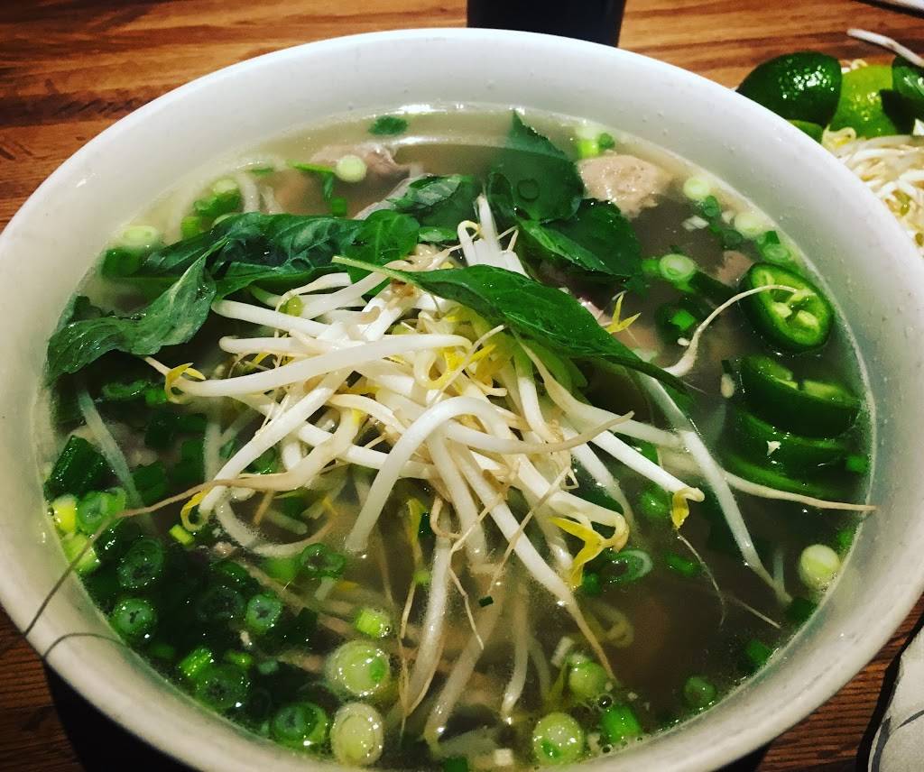 Huong Lan 9 | restaurant | 4965 N Fresno St, Fresno, CA 93726, USA | 5592218000 OR +1 559-221-8000