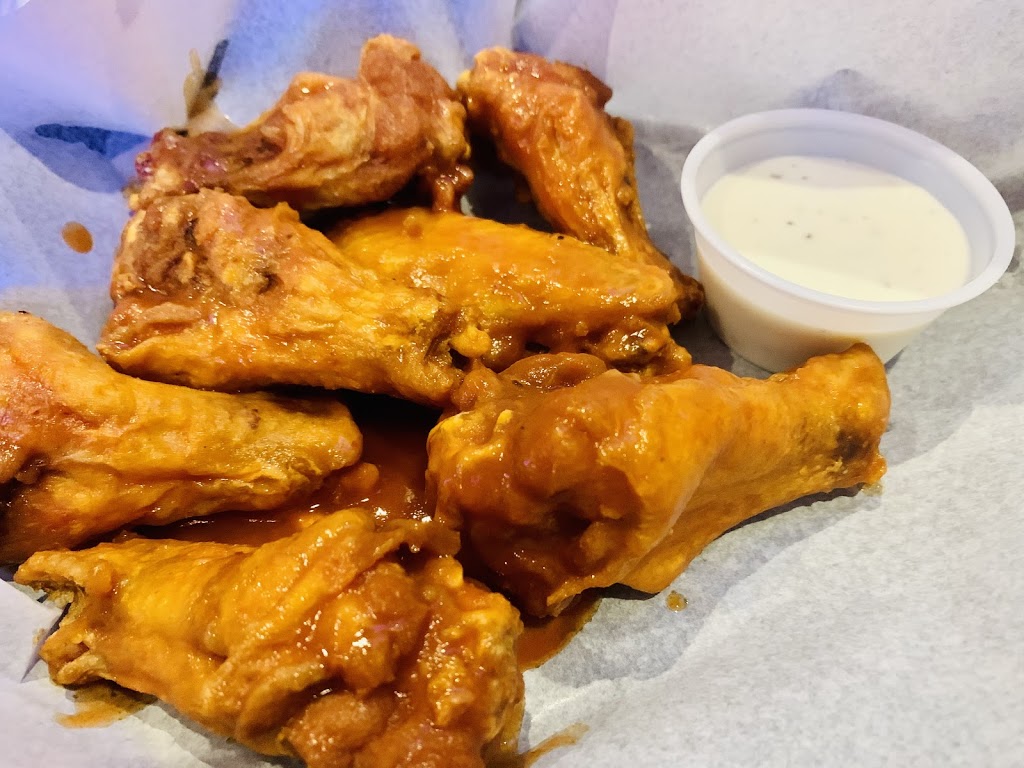 The Well Haus Bar and Grill | restaurant | 3331 Rue Royale St, St Charles, MO 63301, USA | 6363957199 OR +1 636-395-7199