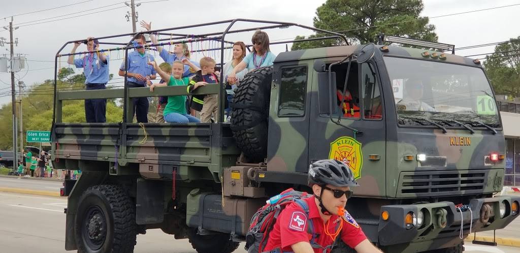 Gearheads Grub & Pub | restaurant | 5145 Farm to Market 1960 Rd W, Houston, TX 77069, USA | 2818808797 OR +1 281-880-8797