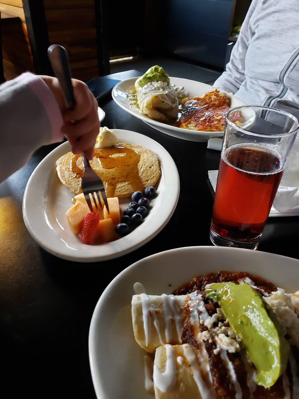 Smarty Pants Garage | restaurant | 626 SW 152nd St, Burien, WA 98166, USA | 2064578181 OR +1 206-457-8181