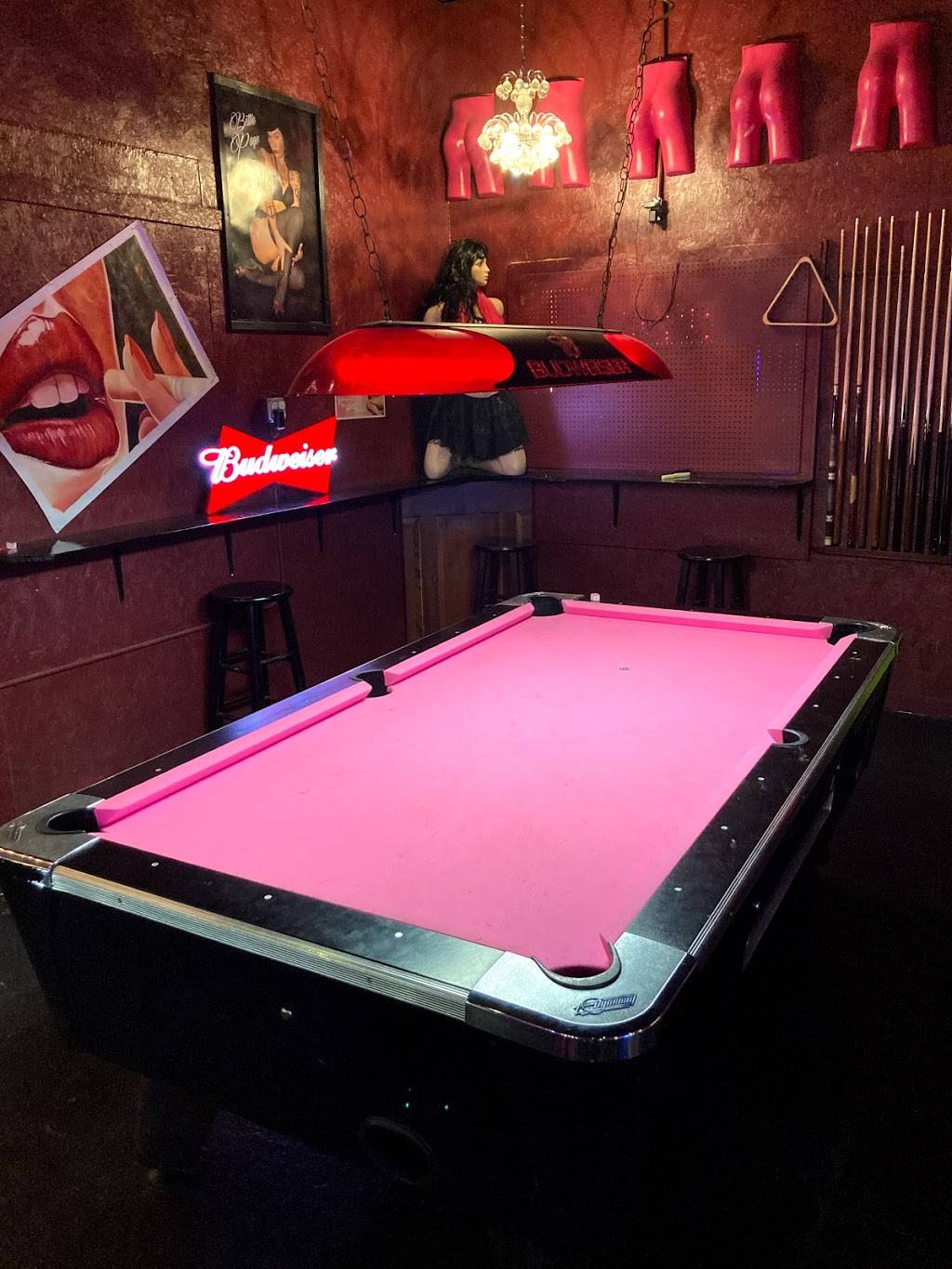 Pink Pickle | restaurant | 304 W St John St, Girard, KS 66743, USA | 6207244600 OR +1 620-724-4600