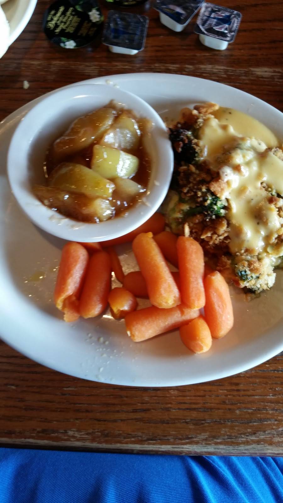 Cracker Barrel Old Country Store | restaurant | 2140 Manna Court, Rock Hill, SC 29730, USA | 8033276141 OR +1 803-327-6141