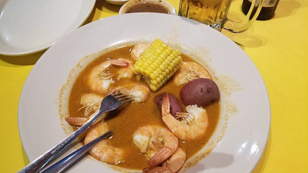 Ostioneria Michoacan | restaurant | 5819 Gulf Fwy, Houston, TX 77023, USA | 7139211800 OR +1 713-921-1800