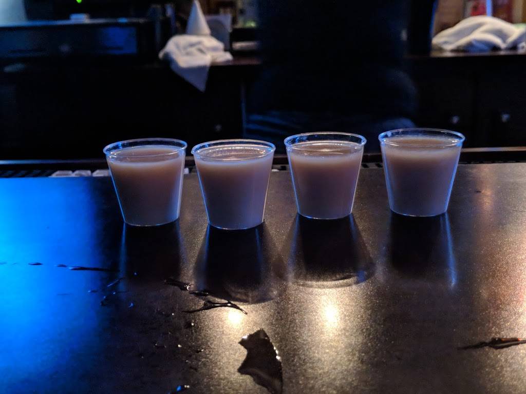 PL Lounge | restaurant | 3456 N Pulaski Rd, Chicago, IL 60641, USA | 7734815864 OR +1 773-481-5864