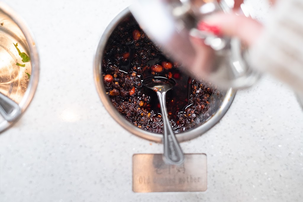 Mrs Gu Skewers Hot Pot 顾大姐串串香火锅 | restaurant | 2407 S Wentworth Ave, Chicago, IL 60616, USA | 3122919058 OR +1 312-291-9058