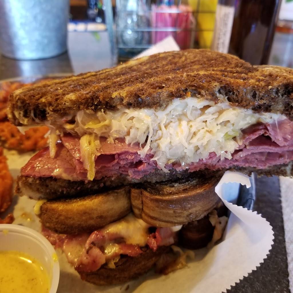 Billys Tap | night club | 172 E Elm St, Canton, IL 61520, USA | 3096479639 OR +1 309-647-9639