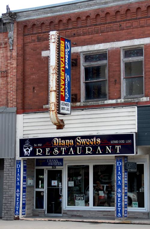 Diana Sweets Restaurant | restaurant | 190 Main St W, Listowel, ON N4W 1A1, Canada | 5192913610 OR +1 519-291-3610