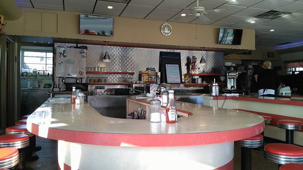 Teds Ice Cream & Restaurant | restaurant | 6204 W North Ave, Wauwatosa, WI 53213, USA | 4142585610 OR +1 414-258-5610