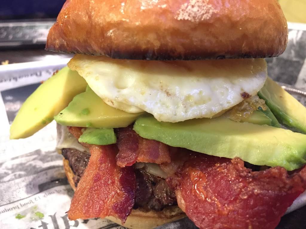 Burgers & Crafts | restaurant | 1204, 600 W 3rd St, Covington, KY 41011, USA | 8595474646 OR +1 859-547-4646