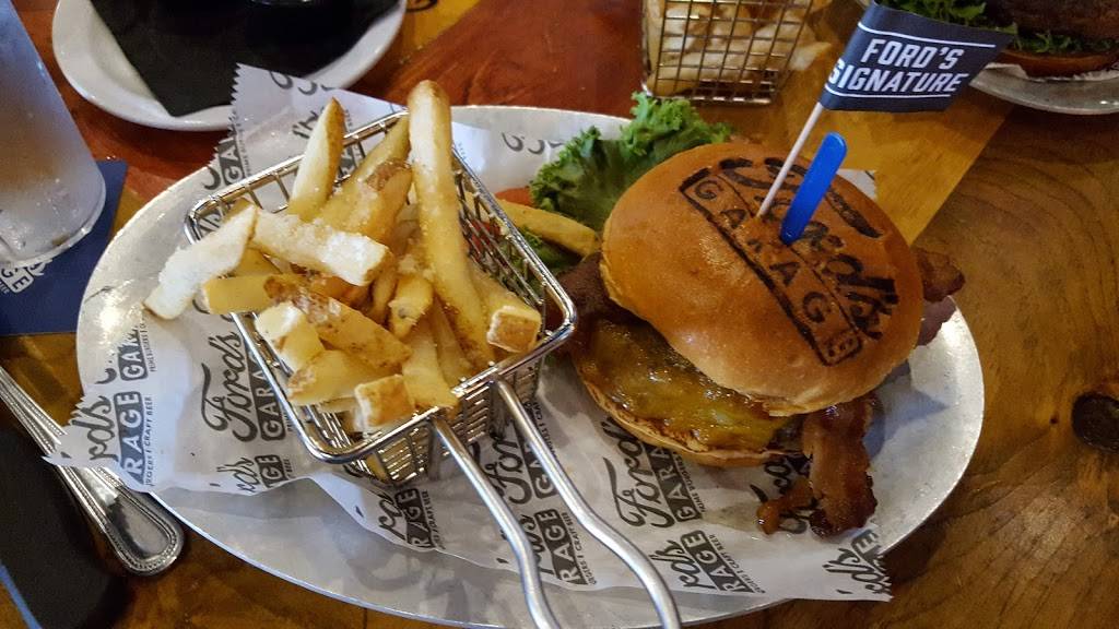 Fords Garage | restaurant | 879 Lakeland Park Center Dr, Lakeland, FL 33809, USA | 8633373673 OR +1 863-337-3673