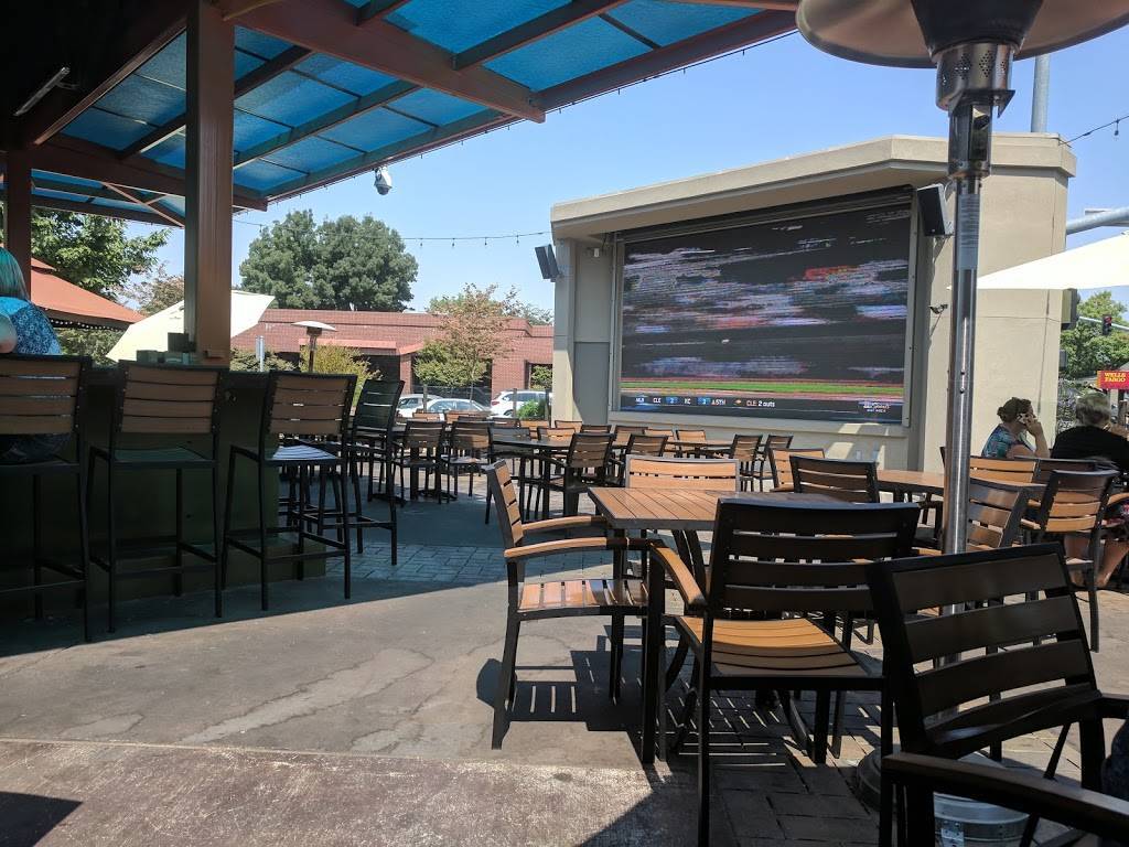 The Pour House | night club | 855 East Ave #270, Chico, CA 95926, USA | 5308933000 OR +1 530-893-3000