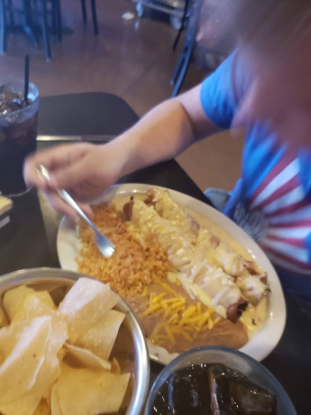 Dos Leones | restaurant | 2208 TX-16, Graham, TX 76450, USA | 9405493663 OR +1 940-549-3663