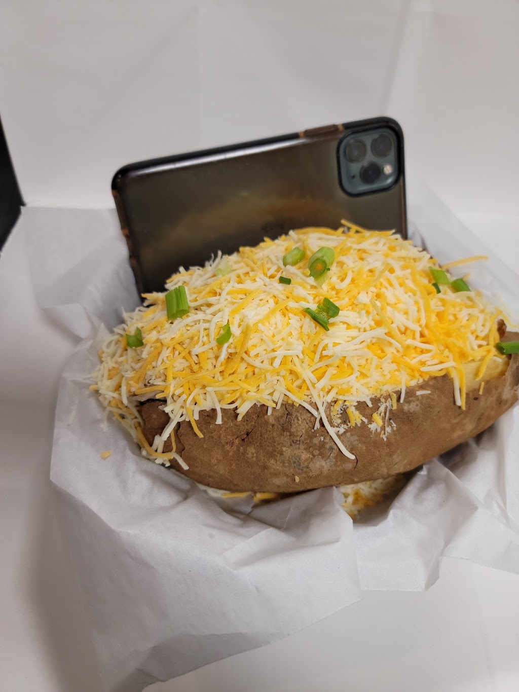 Yannas Dough Spot | restaurant | 3915 Carnegie Ave, Cleveland, OH 44115, USA | 2163291485 OR +1 216-329-1485