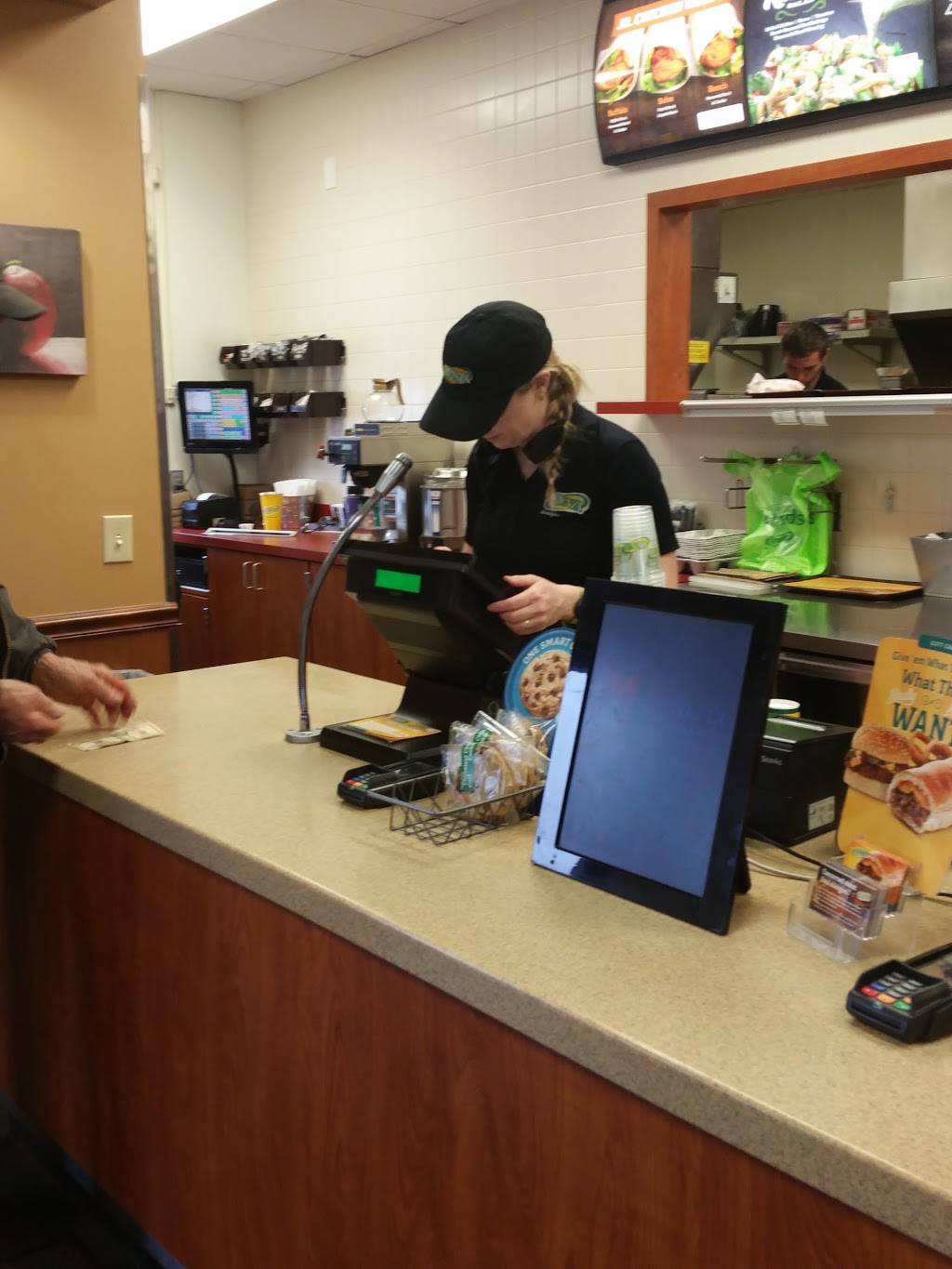 Runza Restaurant | restaurant | 610 W O St, Lincoln, NE 68528, USA | 4024761189 OR +1 402-476-1189