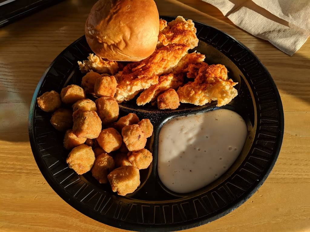 Golden Chick | meal takeaway | 16740 Hillcrest Rd, Dallas, TX 75248, USA | 9728072945 OR +1 972-807-2945