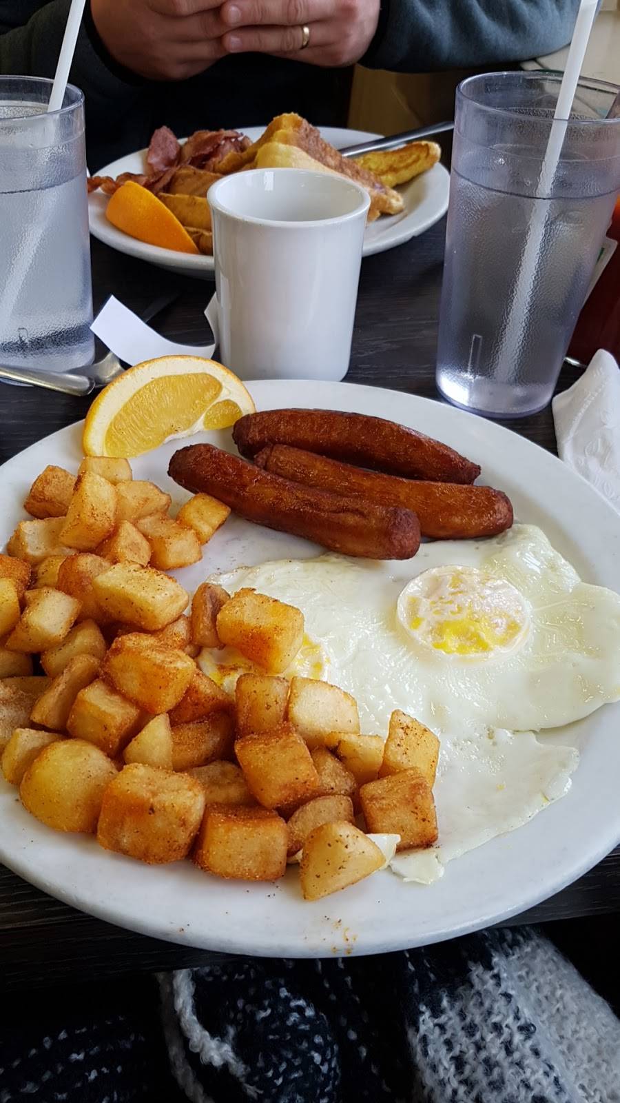 Shell Travel Center | restaurant | 4673 Ontario St, Beamsville, ON L0R 1B5, Canada | 9055638816 OR +1 905-563-8816