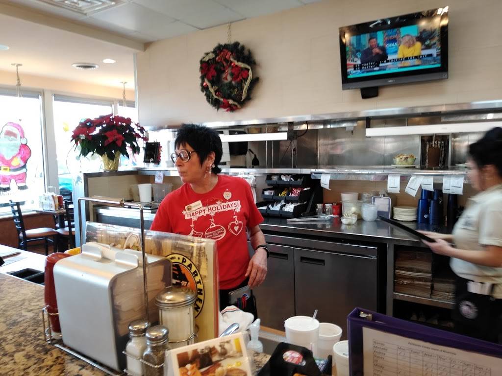 Parthenon Coney Island & Restaurant | restaurant | 17064 Fort St, Riverview, MI 48193, USA | 7342855900 OR +1 734-285-5900