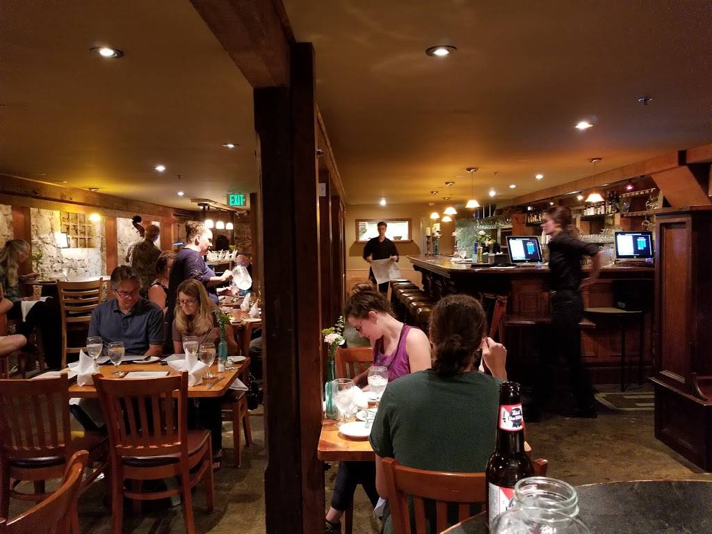 Smith Flat House | restaurant | 2021 Smith Flat Rd, Placerville, CA 95667, USA | 5306211003 OR +1 530-621-1003