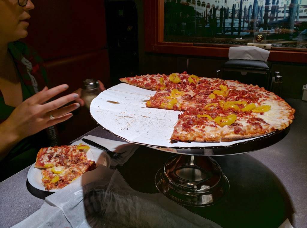 Pizza King | restaurant | 3825 Charlestown Rd, New Albany, IN 47150, USA | 8129454405 OR +1 812-945-4405