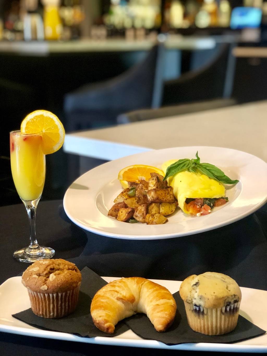 Stratus Restaurant & Bar | restaurant | 1100 Cadillac Ct, Milpitas, CA 95035, USA | 4082408000 OR +1 408-240-8000