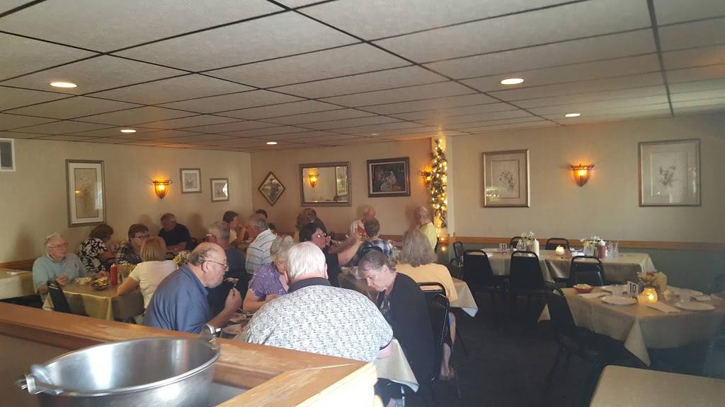 Gobblers Knob Supper Club | restaurant | 101 N Military Rd, Stockbridge, WI 53088, USA | 9204391265 OR +1 920-439-1265