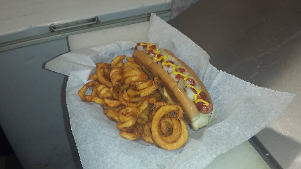 Cindys Drive In | restaurant | 455 E State St, Granby, MA 01033, USA | 4134679866 OR +1 413-467-9866