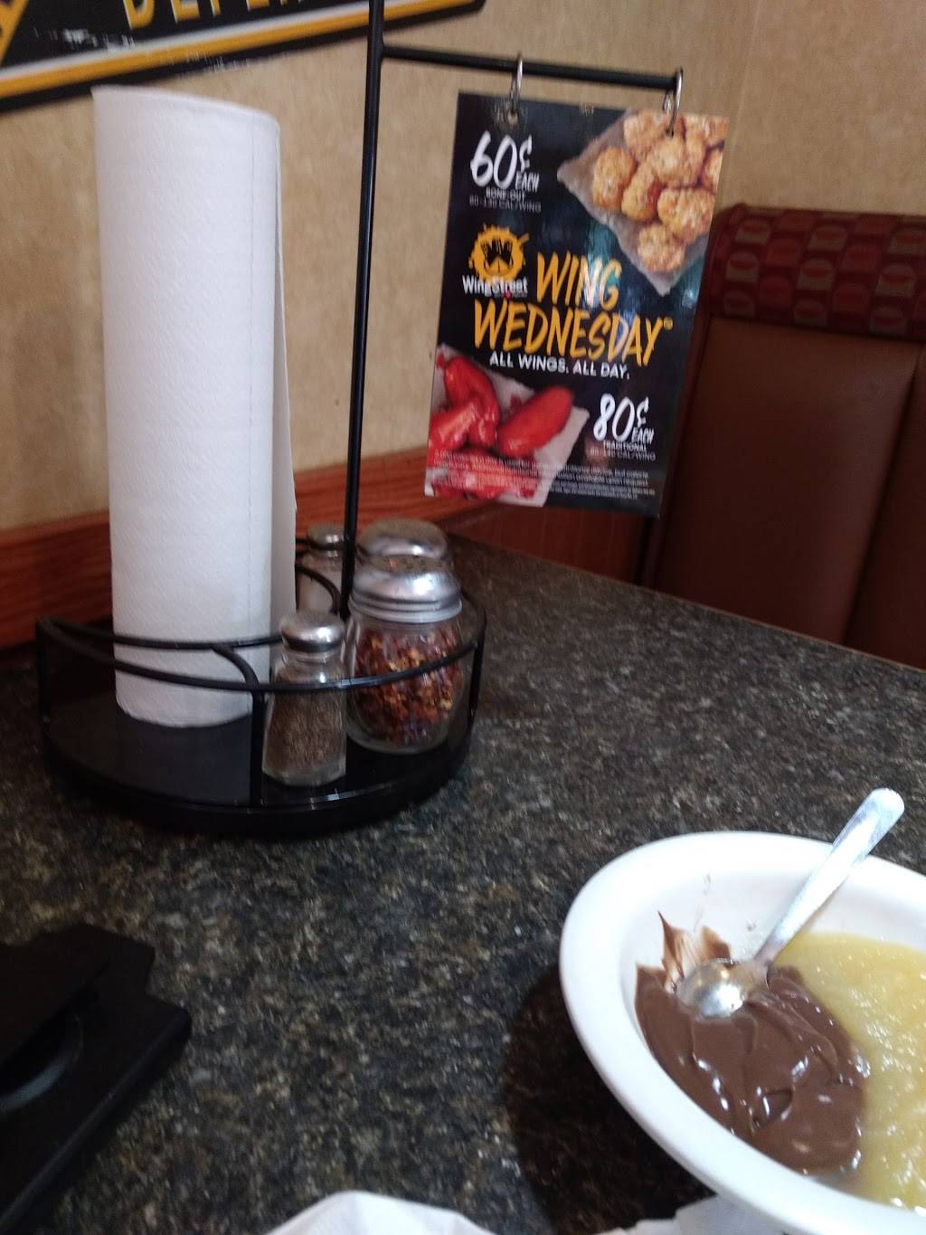 Pizza Hut | meal takeaway | 18822 Park Avenue Plaza, Meadville, PA 16335, USA | 8143361101 OR +1 814-336-1101