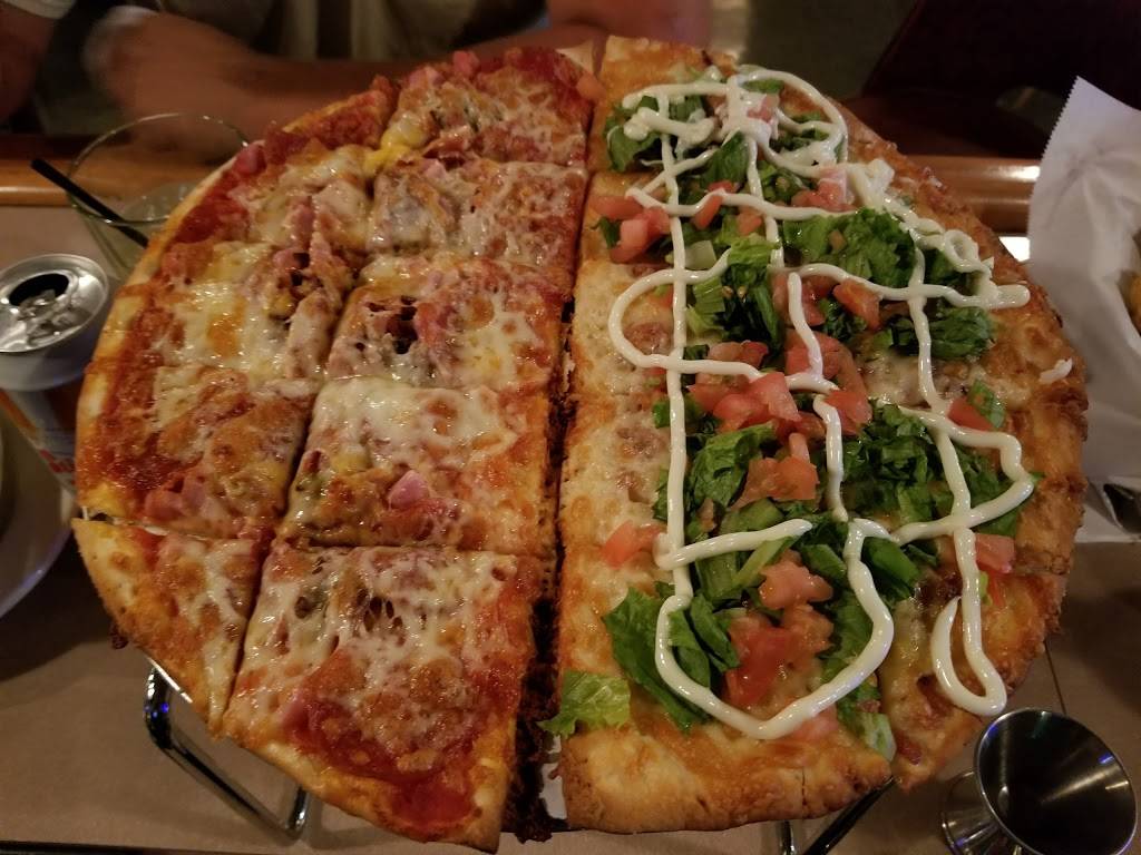 Olivers Main Street Pub | restaurant | 108 S Main St, Toluca, IL 61369, USA | 8154521552 OR +1 815-452-1552