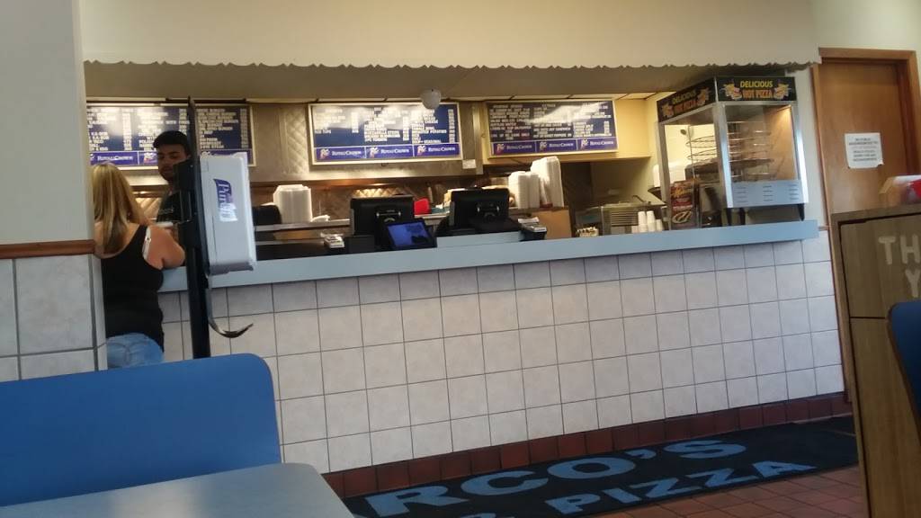 Marcos Beef & Pizza | restaurant | 6008 W Fullerton Ave, Chicago, IL 60639, USA | 7737451015 OR +1 773-745-1015