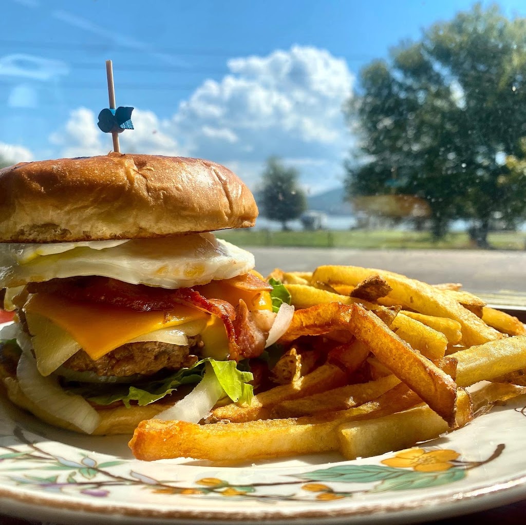 Homecoming & Company | restaurant | 3637 Lake Guntersville Park Dr, Guntersville, AL 35976, USA | 2562021880 OR +1 256-202-1880