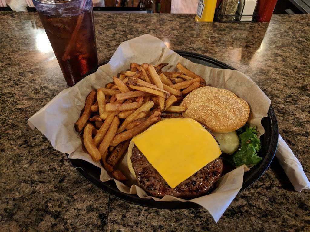 Bennys Grill | restaurant | 1770 E Pershing Rd, Decatur, IL 62526, USA | 2178757706 OR +1 217-875-7706