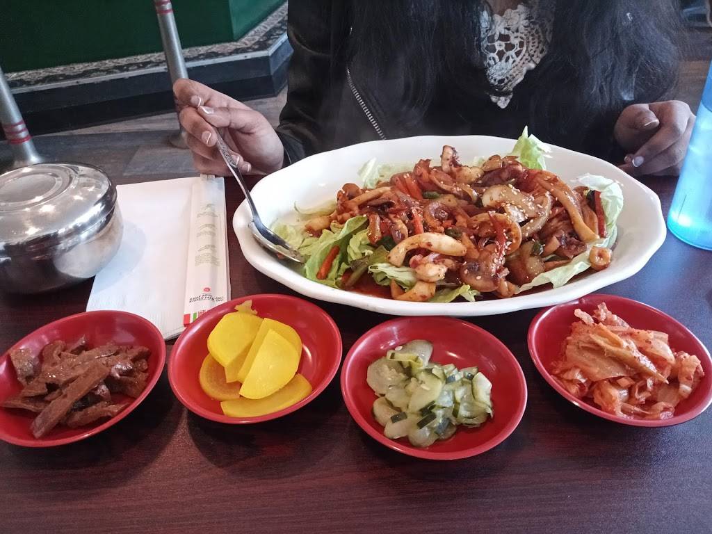 Onions Cafe | restaurant | 340 N Queen St, Lancaster, PA 17603, USA | 7173968777 OR +1 717-396-8777