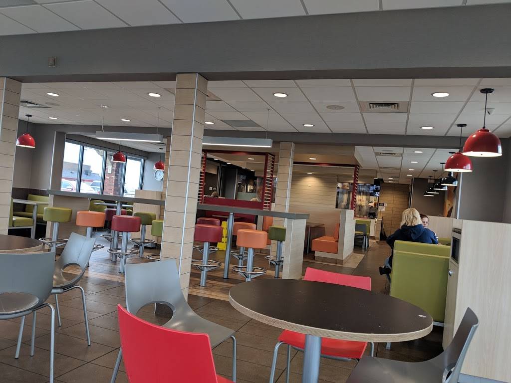McDonalds | cafe | 503 N Lincoln Rd, Escanaba, MI 49829, USA | 9067899435 OR +1 906-789-9435