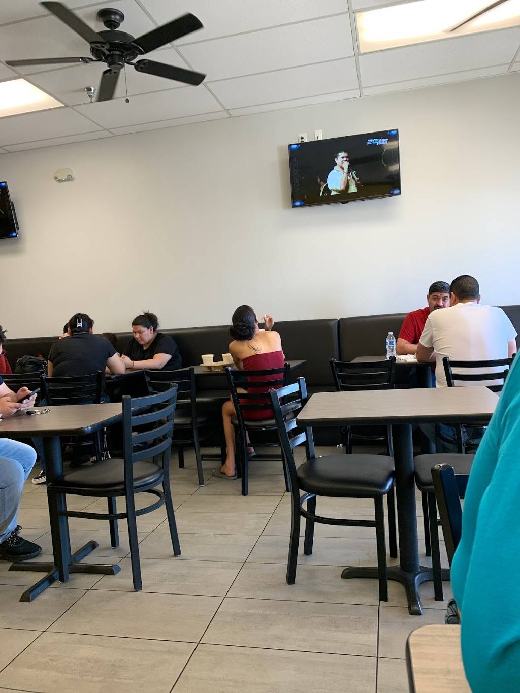 UNOS TACOS Y BIRRIA | restaurant | 2929 N 75th Ave STE #31, Phoenix, AZ 85033, USA | 6238737941 OR +1 623-873-7941