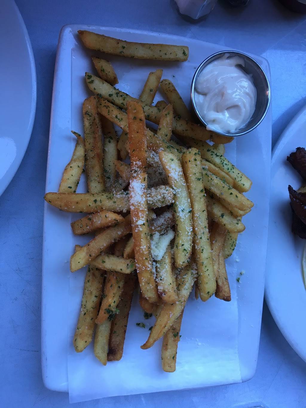 Mercedes Grille | restaurant | 14 W Washington Blvd, Marina Del Rey, CA 90292, USA | 3108276209 OR +1 310-827-6209