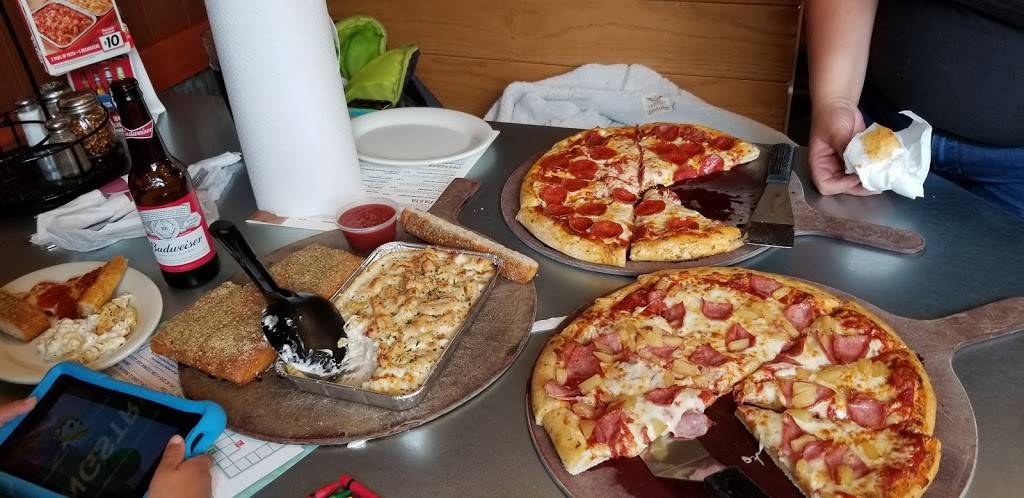 Pizza Hut | meal takeaway | 5953 W US-10, Ludington, MI 49431, USA | 2318432542 OR +1 231-843-2542