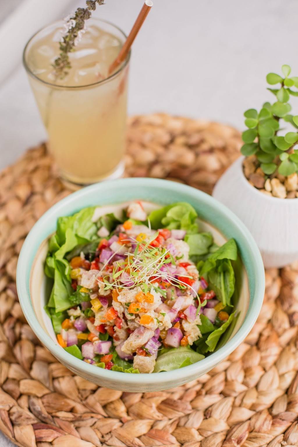 Bird of Paradise New Smyrna Beach | restaurant | 114 Flagler Ave, New Smyrna Beach, FL 32169, USA | 3864027527 OR +1 386-402-7527